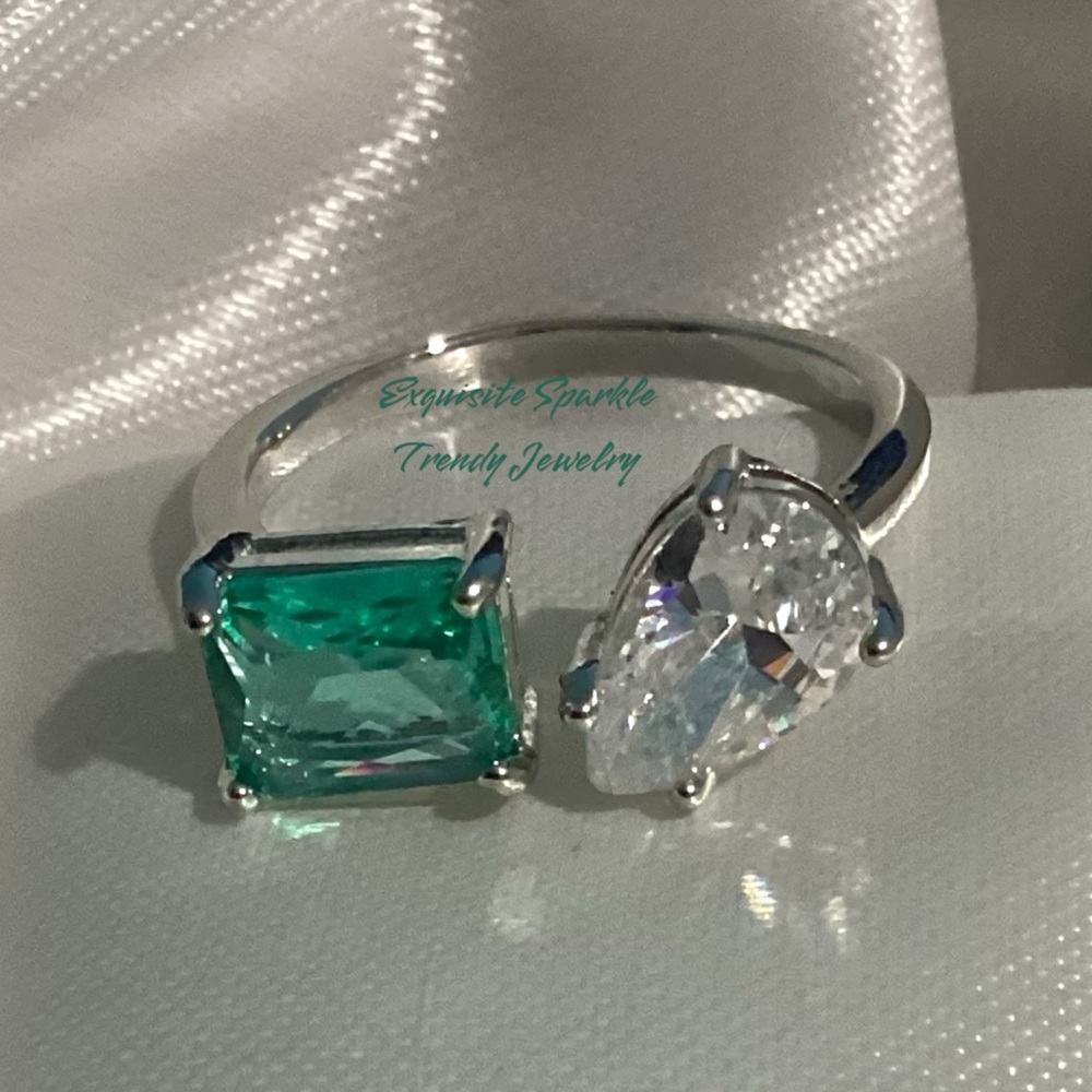 💋Adjustable Silver Open  Cz Diamond & Emerald Ring